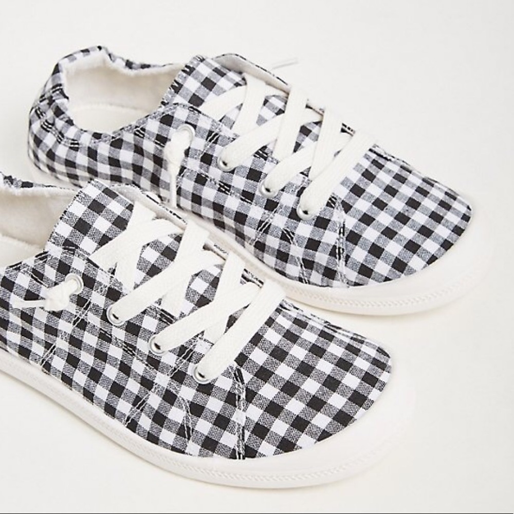 Torrid Riley B & W Gingham Ruched Sneaker size 7WW - Picture 2 of 4